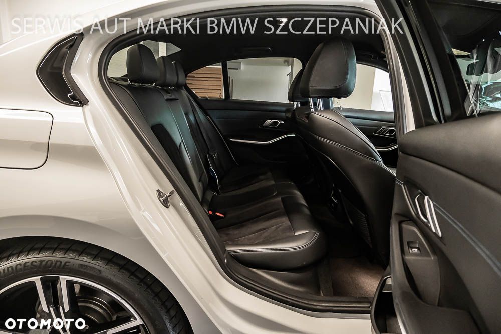 BMW Seria 3 320d xDrive mHEV M Sport sport - 28