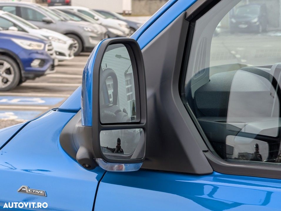 Ford Tourneo Custom - 15