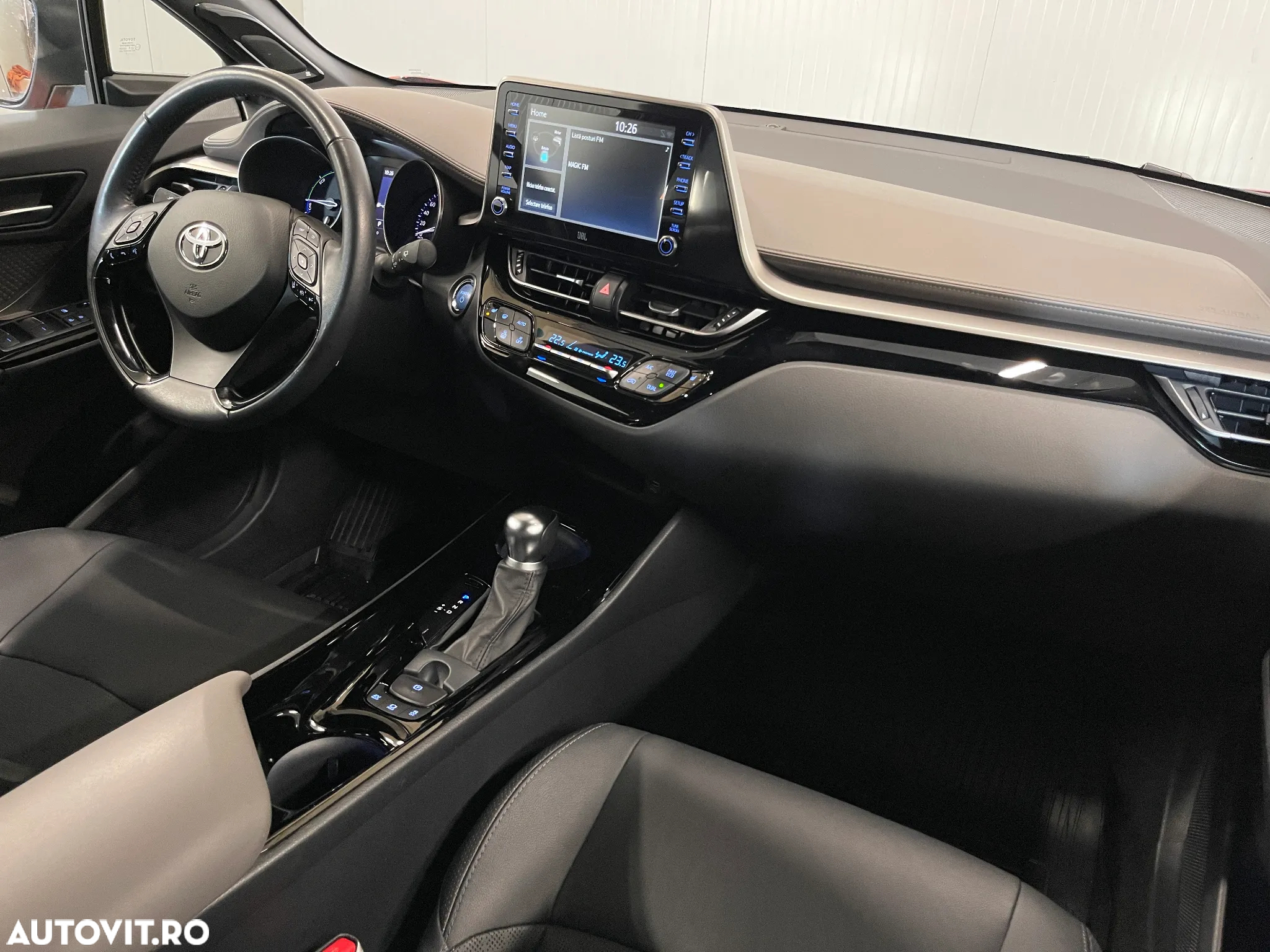 Toyota C-HR 2.0 HSD 184 CP 4x2 CVT Classy Bi-Tone - 8