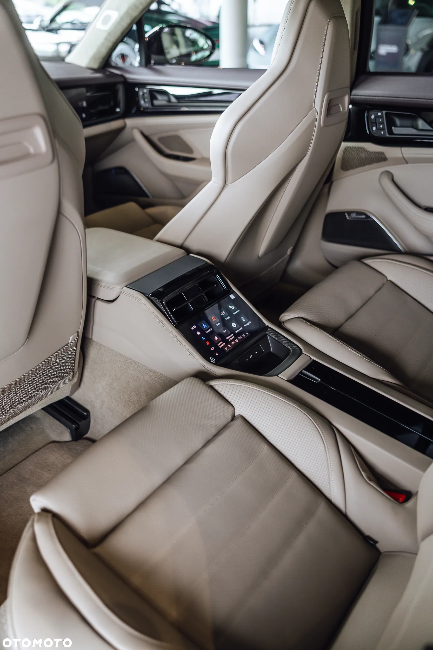 Porsche Panamera - 11