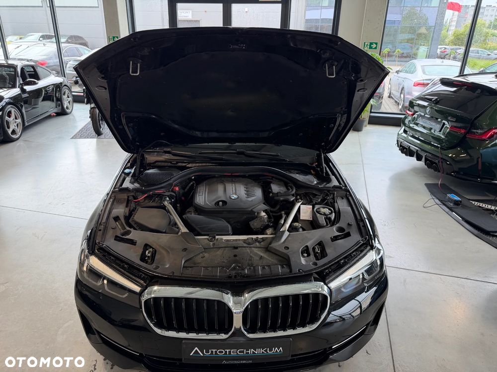 BMW Seria 5 520d xDrive Business Edition - 38