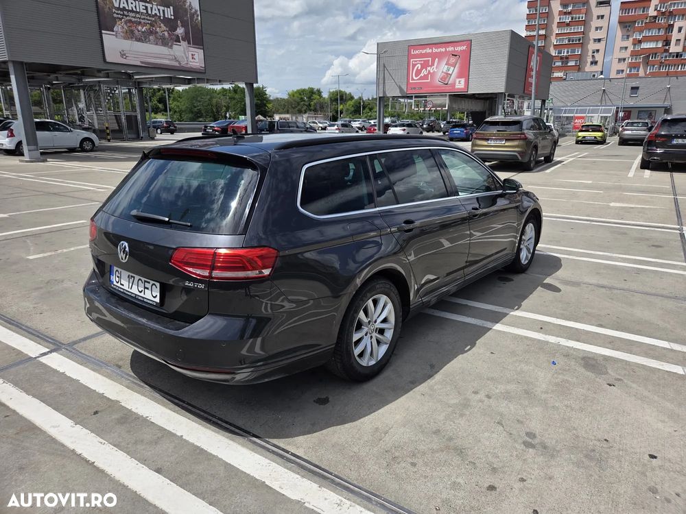 Volkswagen Passat 2.0 TDI SCR DSG Comfortline - 23