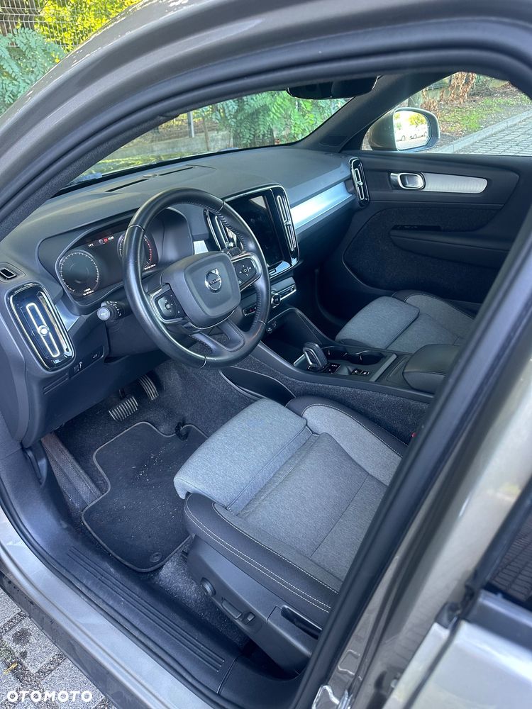 Volvo XC 40 T3 Momentum Pro - 12