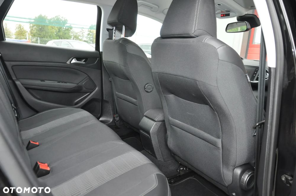Peugeot 308 BlueHDi 130 EAT8 Stop & Start Active Pack - 29