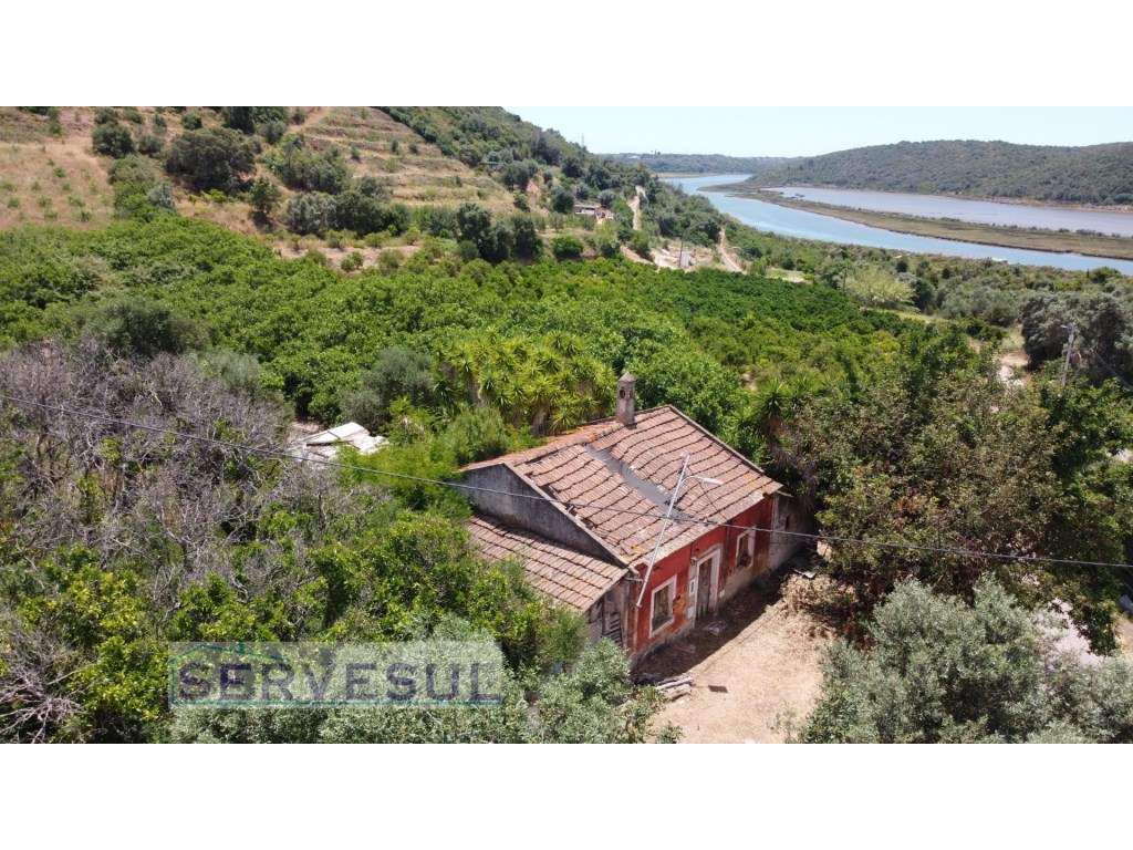 Casa antiga para restaurar em terreno de 7040m2 com vista Rio , loc... - Grande imagem: 3/22