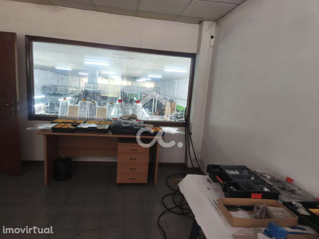 Armazém com potencial em Oliveira, Famalicão - Grande imagem: 5/19