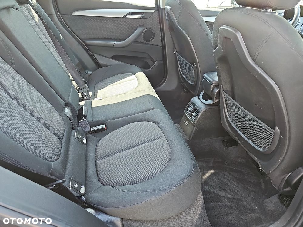 BMW X1 xDrive25e Advantage - 22