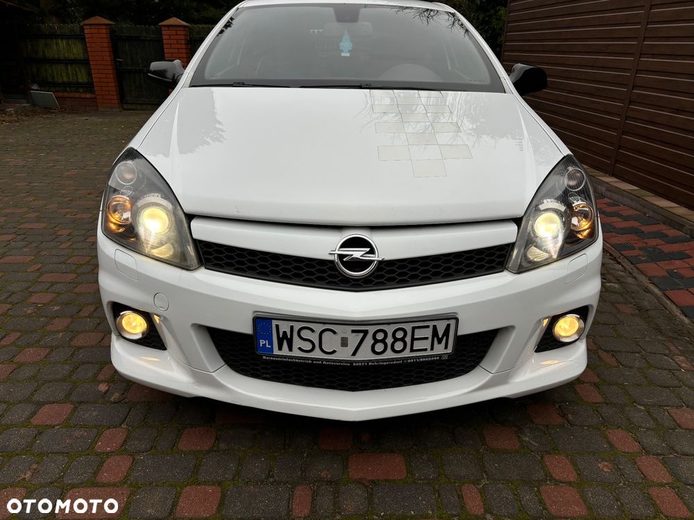 Opel Astra OPC Nürburgring Edition - 4