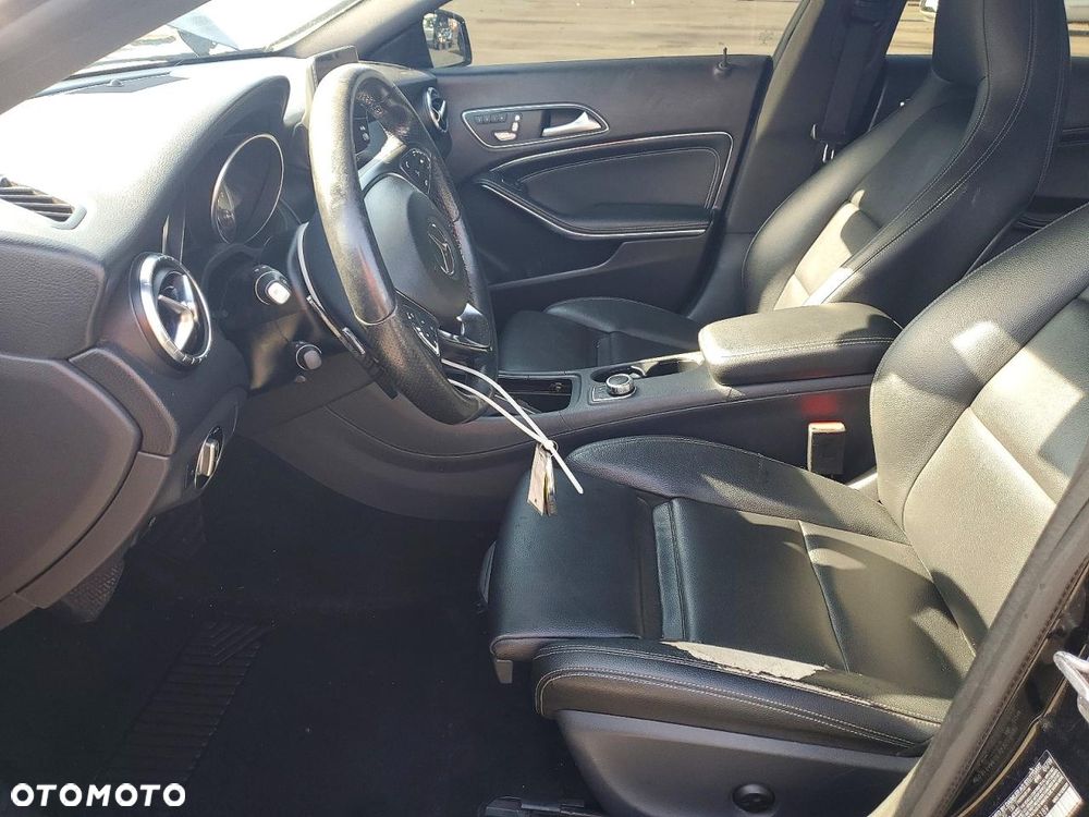 Mercedes-Benz CLA 250 4Matic 7G-DCT - 8