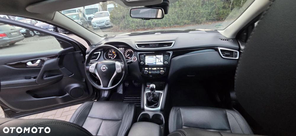 Nissan Qashqai 1.6 dCi 4 x 4 DPF Start/Stop tekna - 34