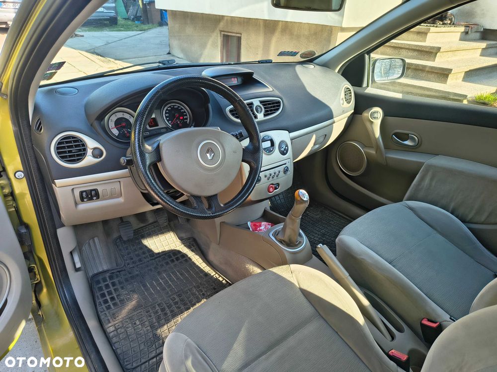 Renault Clio - 6