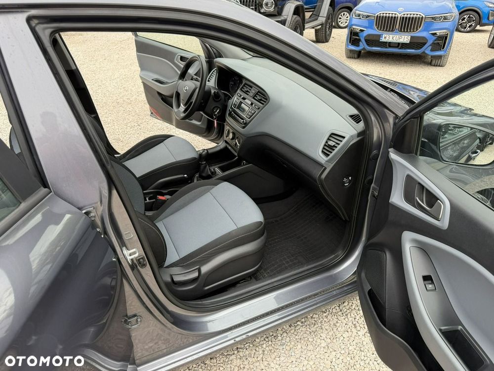 Hyundai i20 - 13