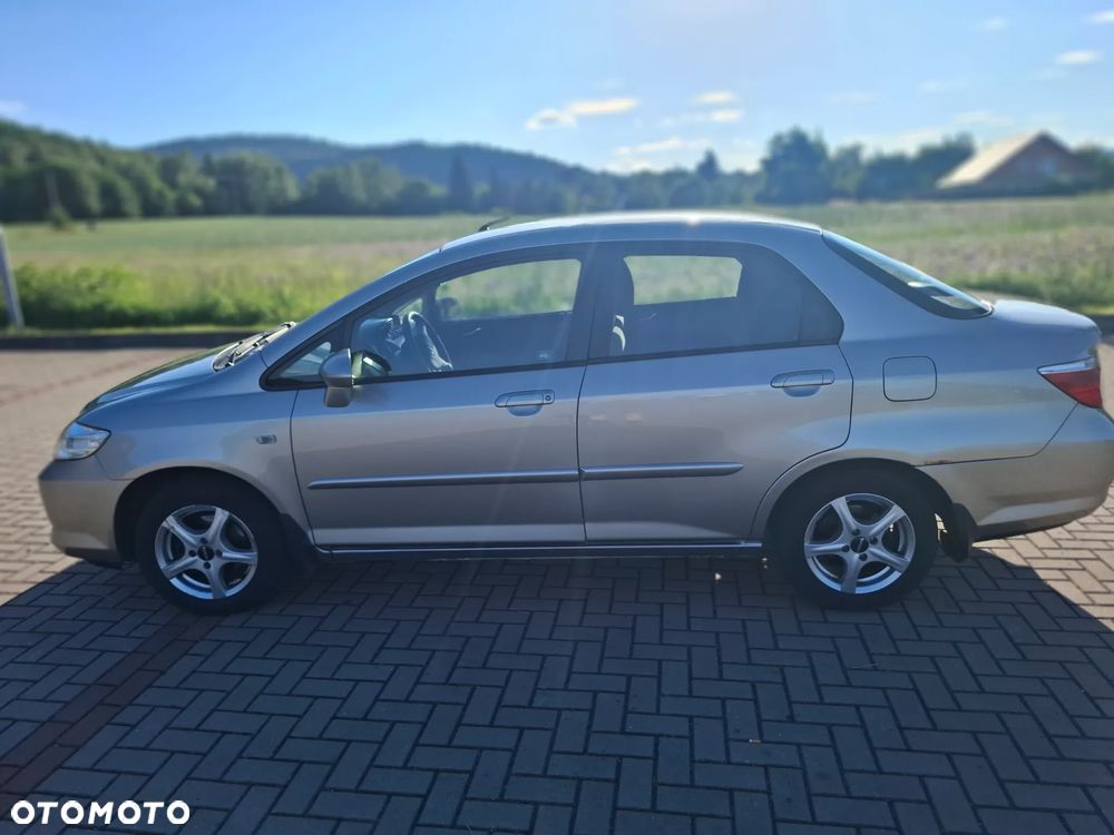 Honda City 1.4 Comfort - 1