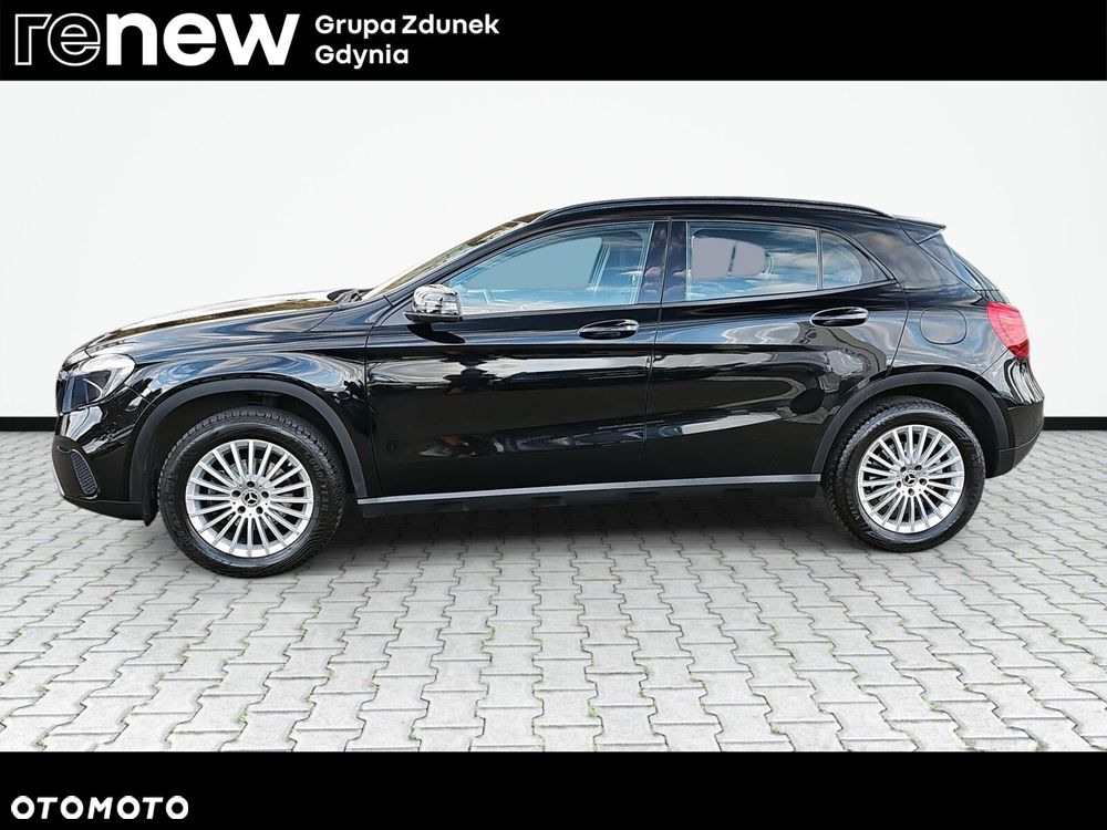 Mercedes-Benz GLA - 8