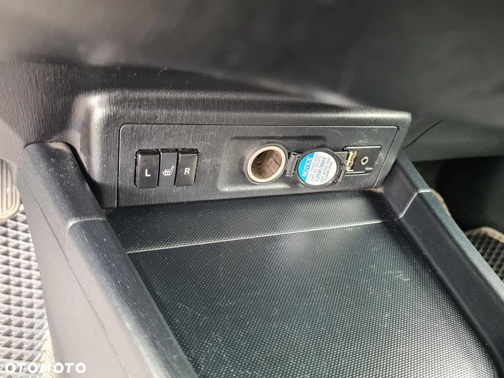 Toyota Prius+ (Hybrid) Executive - 25