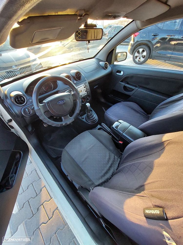 Ford Fiesta - 6