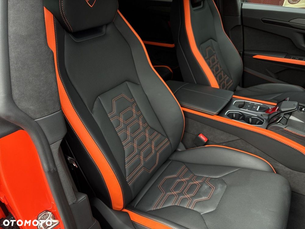 Lamborghini Urus - 17
