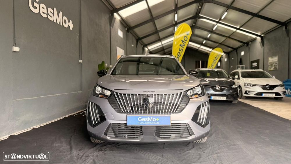 Peugeot 2008 1.2 PureTech Allure - 8