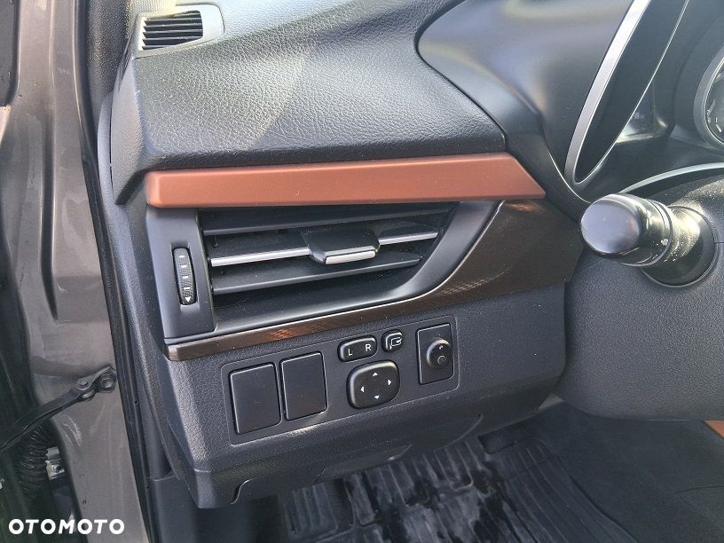 Toyota Avensis 1.8 Premium - 19