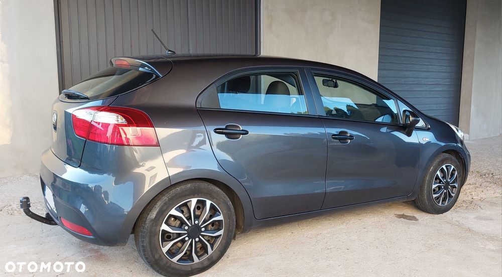 Kia Rio - 3