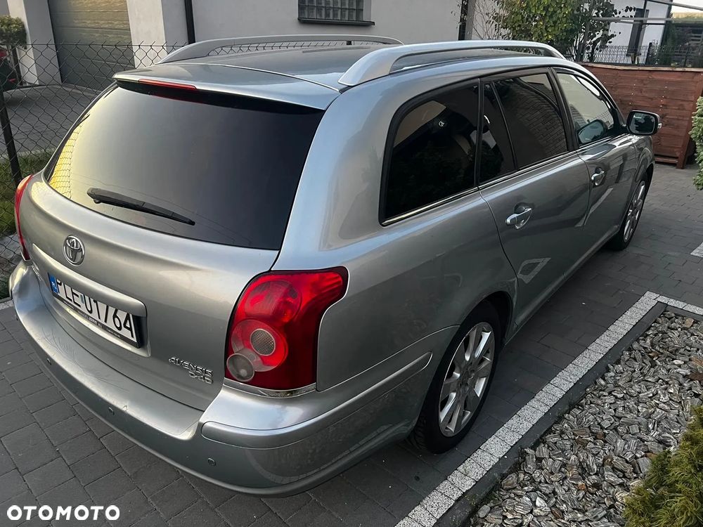 Toyota Avensis Combi 2.0 D-4D - 5