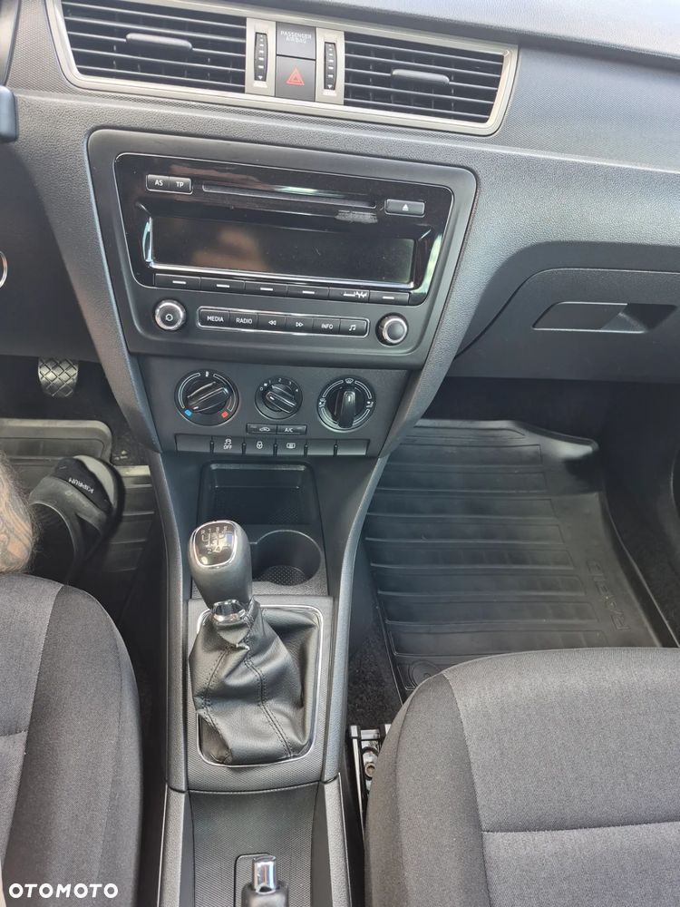 Skoda RAPID 1.2 TSI Active - 4