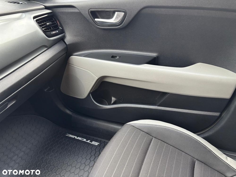 Kia Stonic 1.2 L - 7