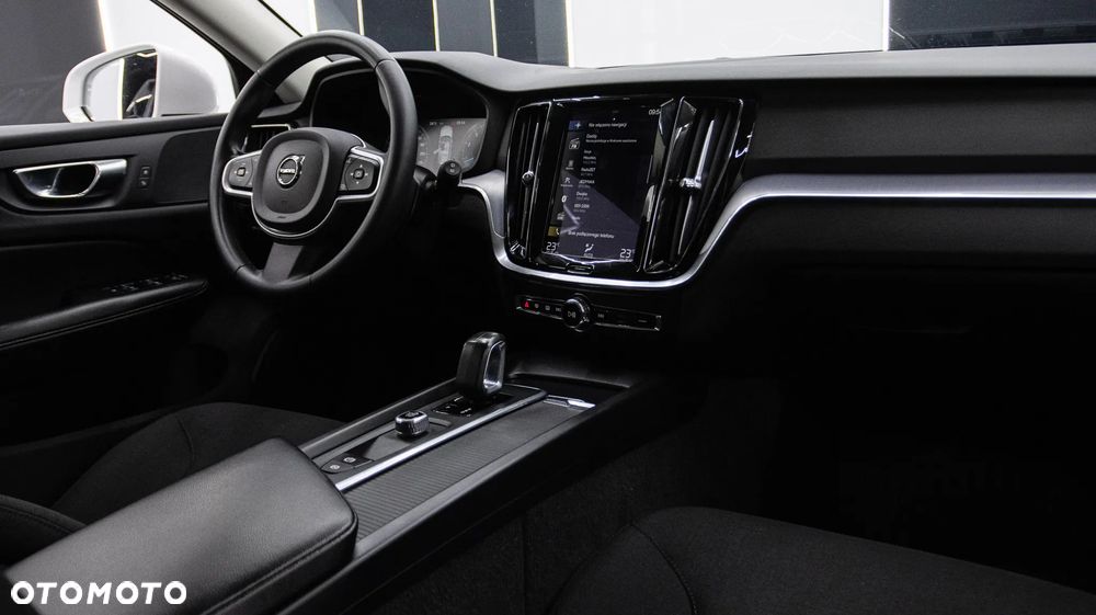 Volvo V60 B3 B Momentum Core - 17