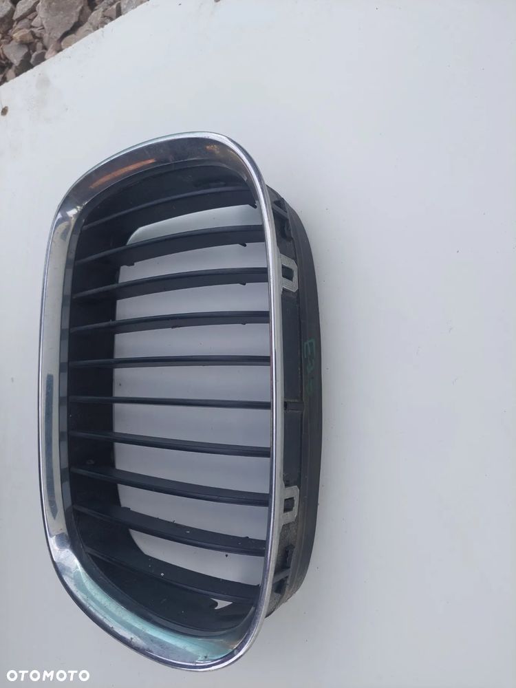 NERKA GRILL LEWA BMW E39 - 2