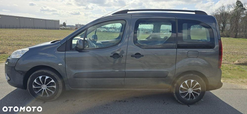 Volkswagen Touran - 28