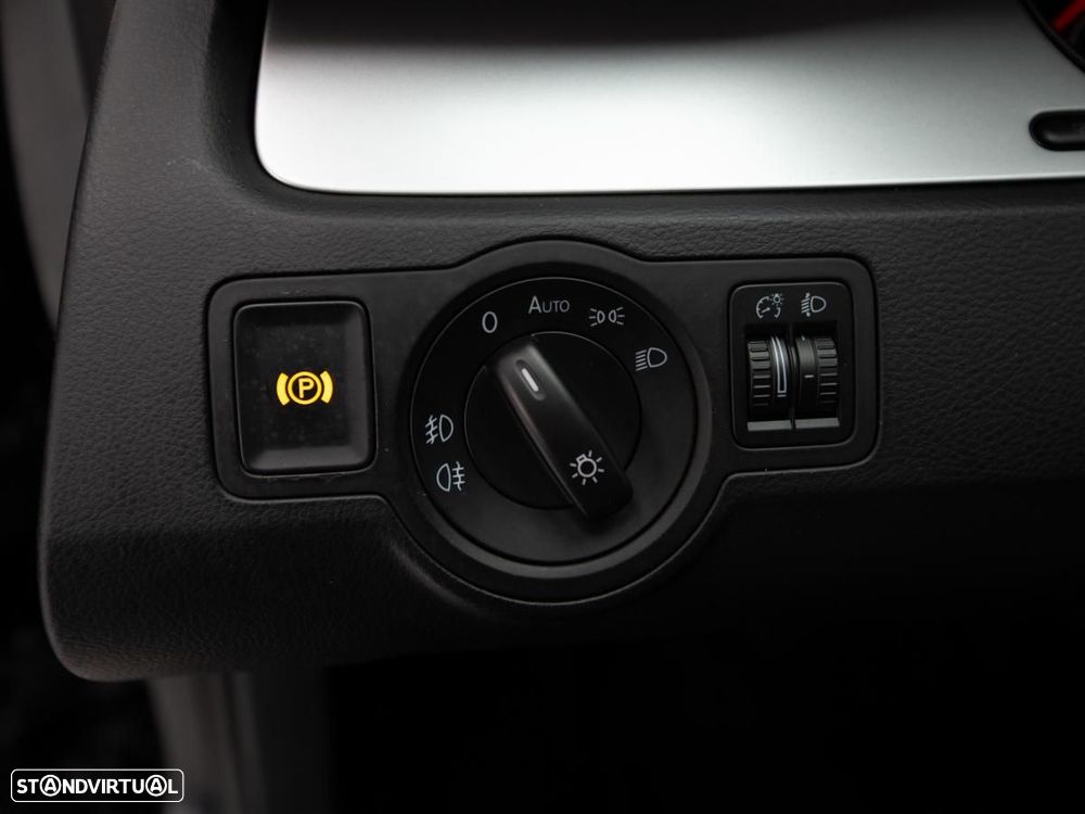 VW Passat Variant - 13