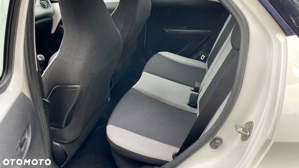 Toyota Aygo x-play - 14