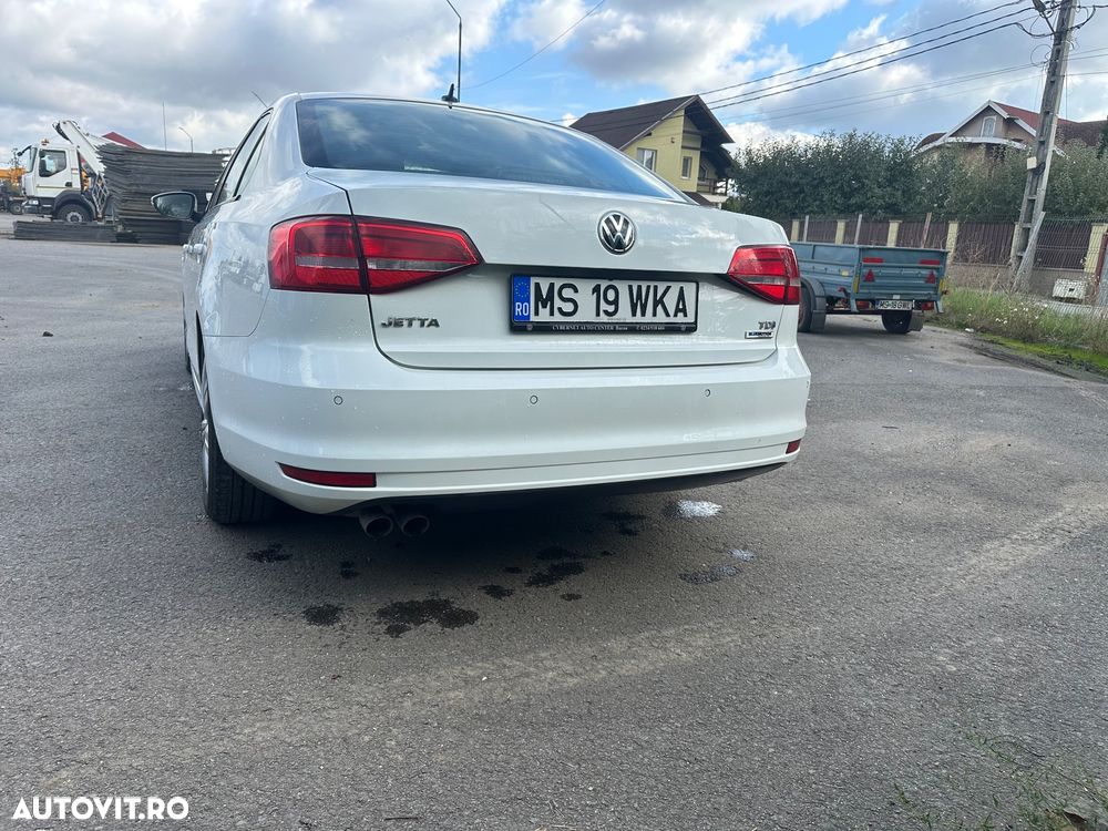 Volkswagen Jetta 2.0 TDI Comfortline - 4