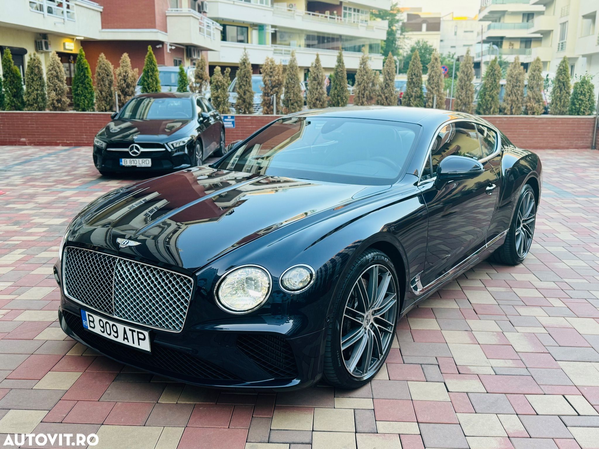 Bentley Continental New GT V8 - 1
