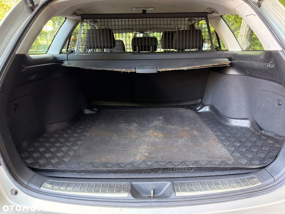 Toyota Avensis - 17