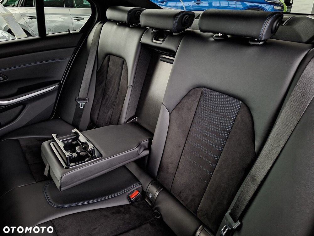 BMW Seria 3 320d xDrive M Sport sport - 22