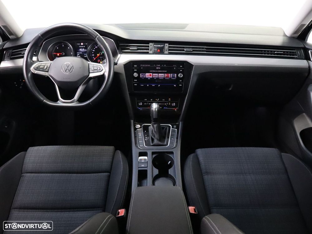 VW Passat Variant 2.0 TDI Business DSG - 11