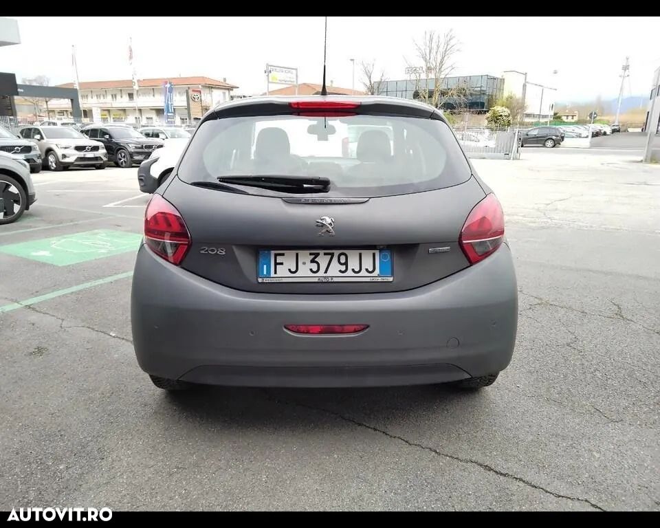 Peugeot 208 1.2 L PureTech Style - 9