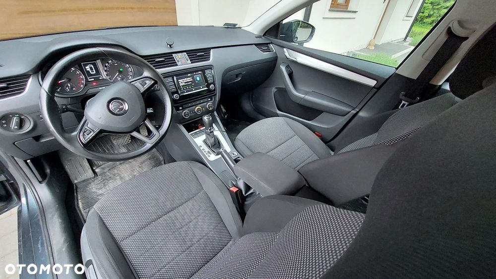 Skoda Octavia 2.0 TDI Ambition DSG - 22