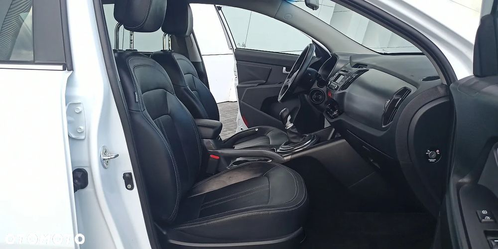 Kia Sportage 1.7 CRDI 2WD Dream-Team Edition - 28