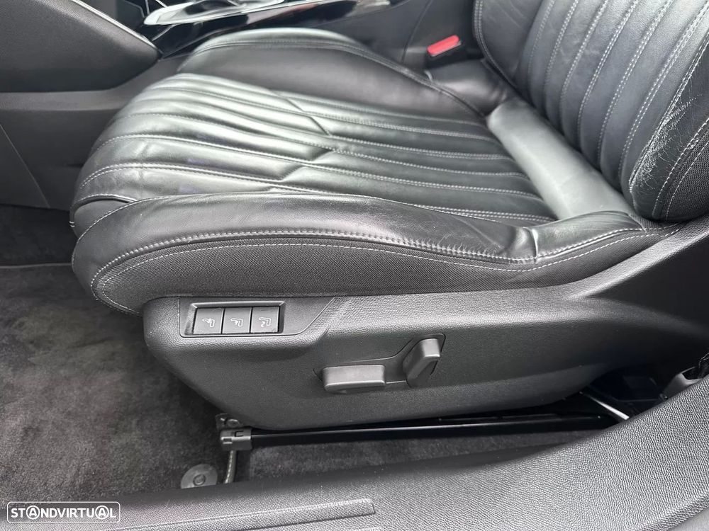 Peugeot 2008 1.2 PureTech GT - 33