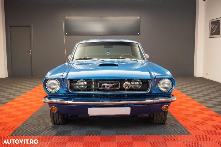 Ford Mustang - 1