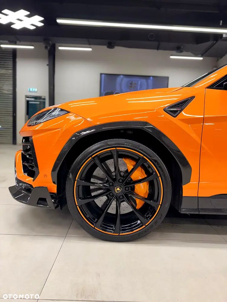 Lamborghini Urus Standard - 3
