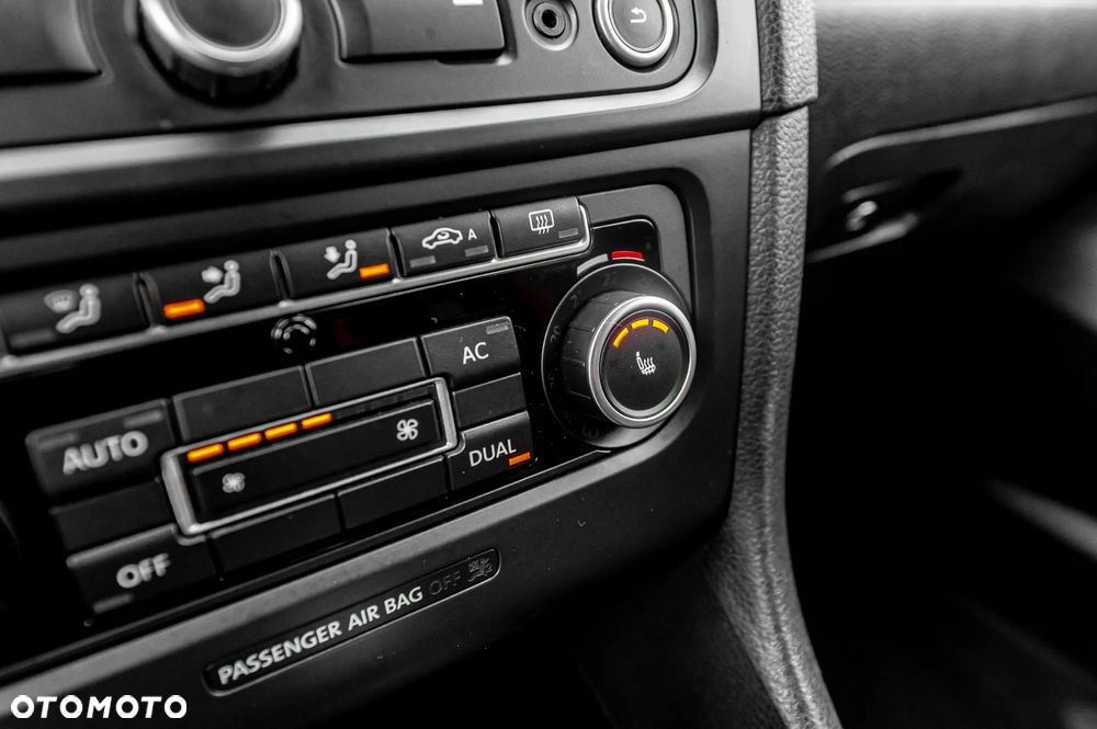 Volkswagen Golf 2.0 GTI DSG adidas - 32