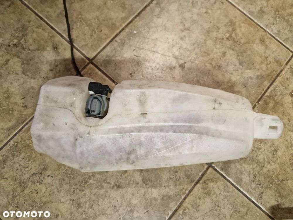 ZBIORNIK SPRYSKIWACZY DACIA 8200210002 - 2