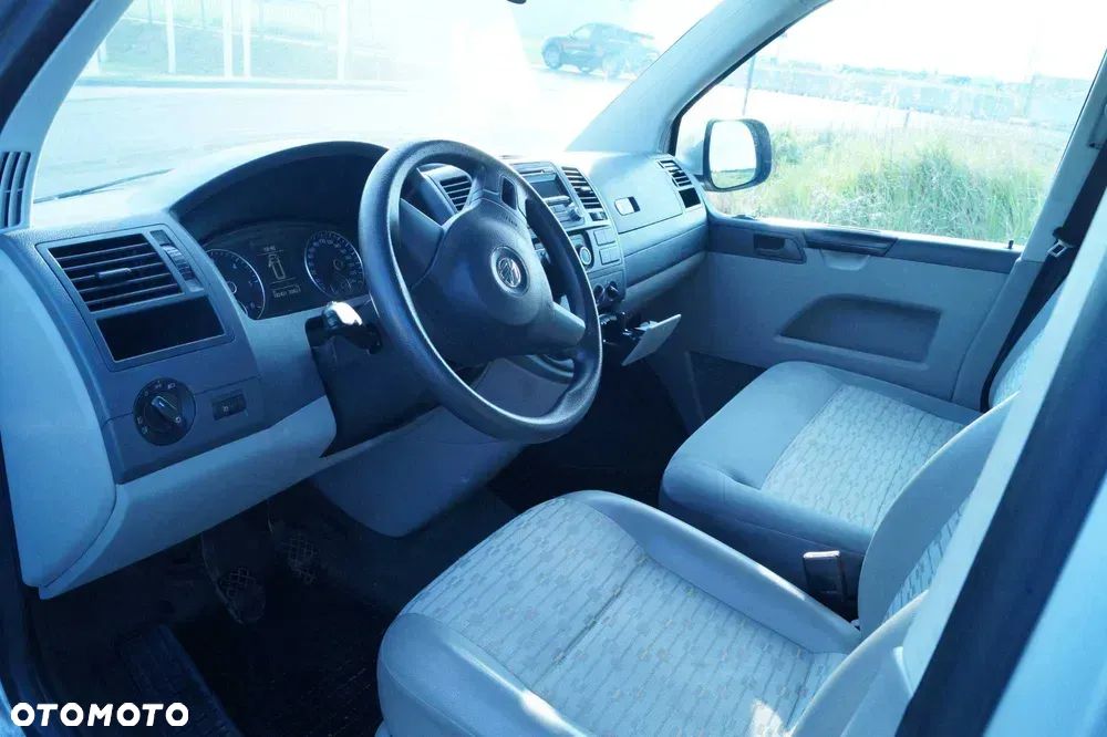 Volkswagen Multivan - 2