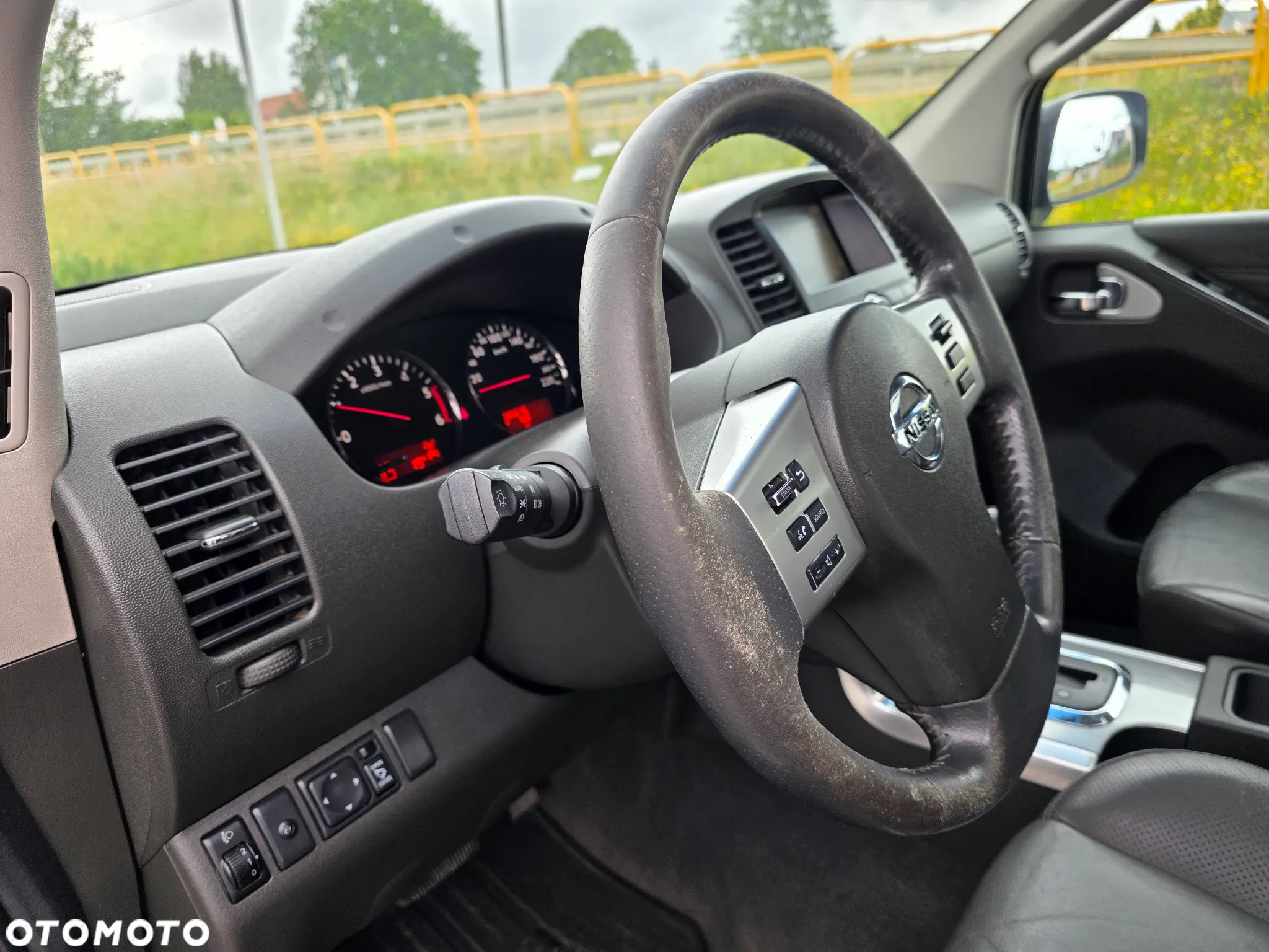 Nissan Navara 3.0 D V6 Platinum - 10