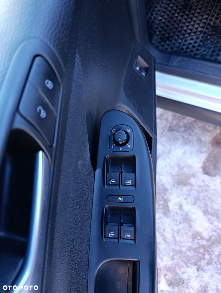 Volkswagen Passat - 17