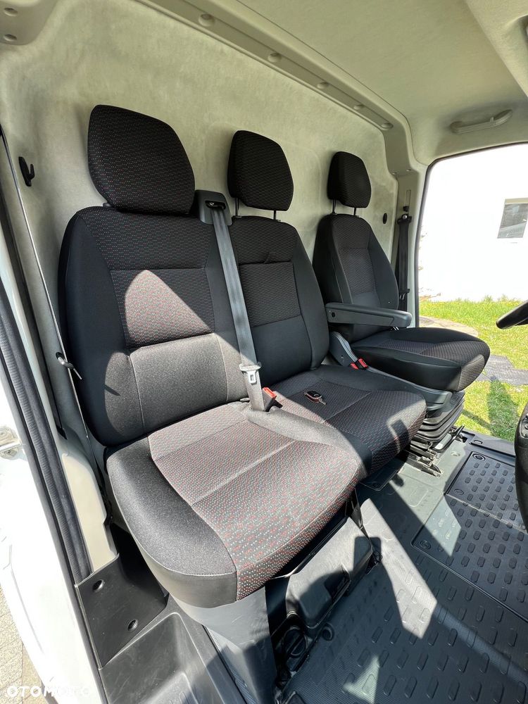 Peugeot Samochód ciężarowy - 8
