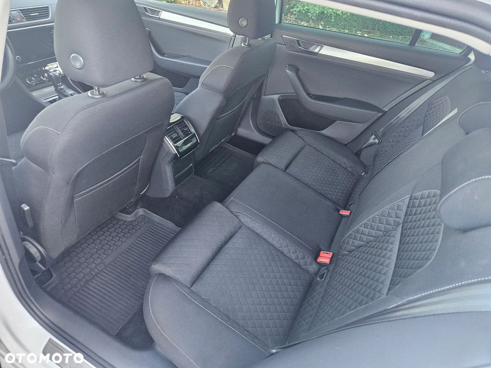 Skoda Superb 2.0 TDI DSG Ambition - 16